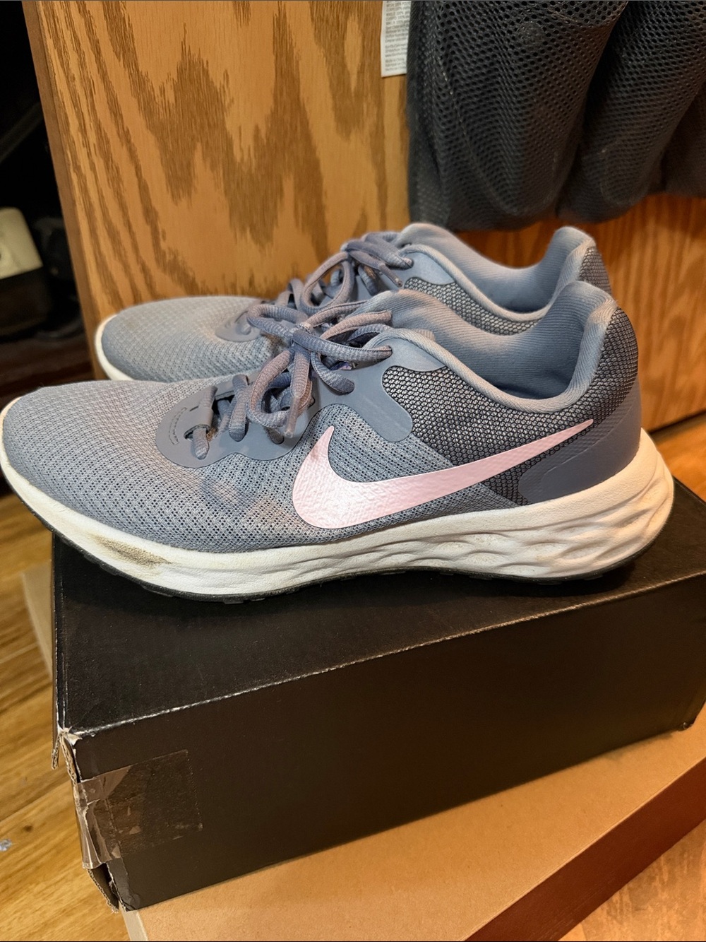 Nike Women's Athletic Runners in Light Blue with Pink Swoosh size 8.5
